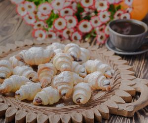 Kruche rogaliki z konfiturami (bez mleka krowiego)