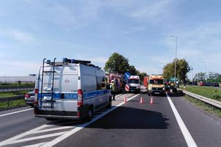 Poważny wypadek w Ostaszewie pod Toruniem. Ciężko ranny kierowca w szpitalu