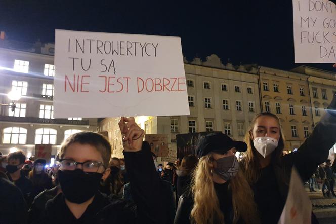 Strajk Kobiet w Krakowie. Protest na Rynku Głównym [27.10.2020]