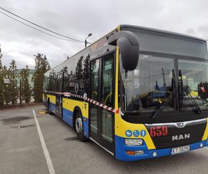 Tarnów. 20-latek wypalił z pistoletu do miejskiego autobusu. Nie wie, czemu to zrobił