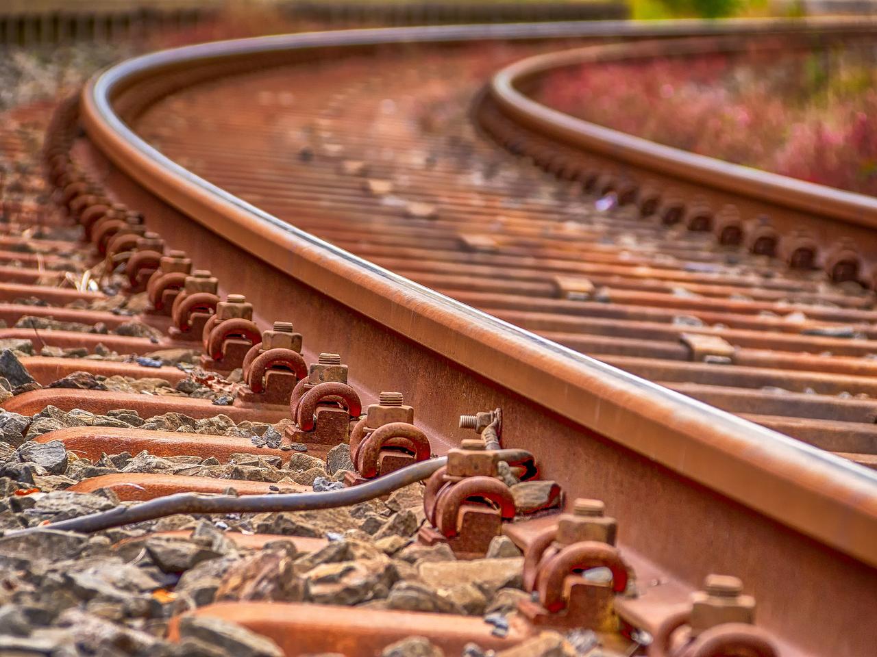 Siedlin. Położył się na torach i czekał! Szynobus przejechał młodego mężczyznę!