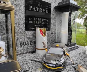 Zniszczenia na grobie syna Sylwii Peretti. Wystarczyła chwila nieuwagi, smutny widok