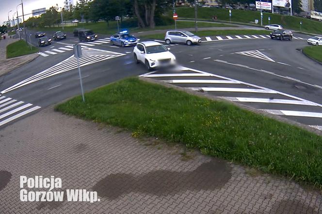 Gorzowscy policjanci eskortowali auto do szpitala