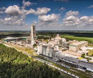 Czy będziemy budować z betonu bez cementu? Co może zastąpić cement? 