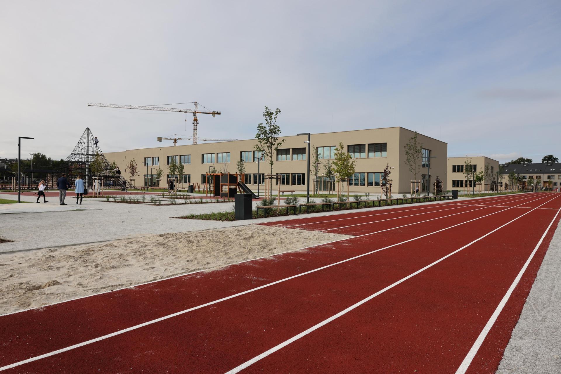 Szkoła przy ul. Asfaltowej we Wrocławiu