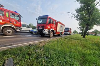 Wypadek niedaleko Gostynia. Kobieta zasnęła za kółkiem