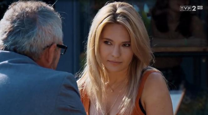 M jak miłość, odc. 1481. Adam Werner (Jacek Kopczyński), Julka (Joanna Kuberska)