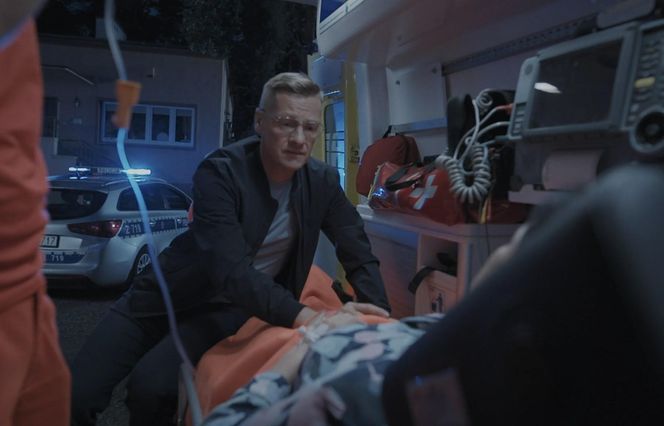 M jak miłość, odcinek 1883. Kinga (Katarzyna Cichopek), Piotrek (Marcin Mroczek)