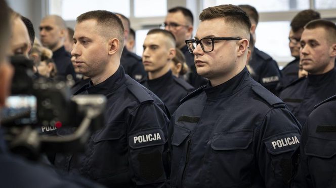 Gdańsk ma nowych policjantów. Złożyli ślubowanie [GALERIA]