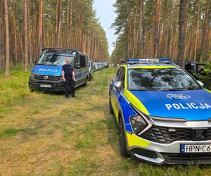 Makabryczne odkrycie w lesie. Najpierw samochód, potem ciało!