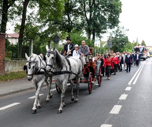 Korowód dożynkowy w Kostuchnie
