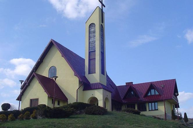 kościół pw Matki Bożej Częstochowskiej w Przybędzy