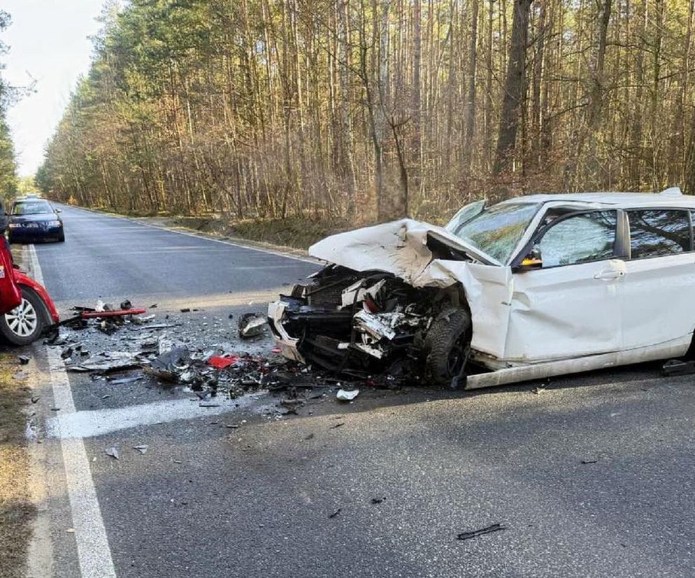 Wypadek w pow. zawierciańskim. Cztery osoby poszkodowane