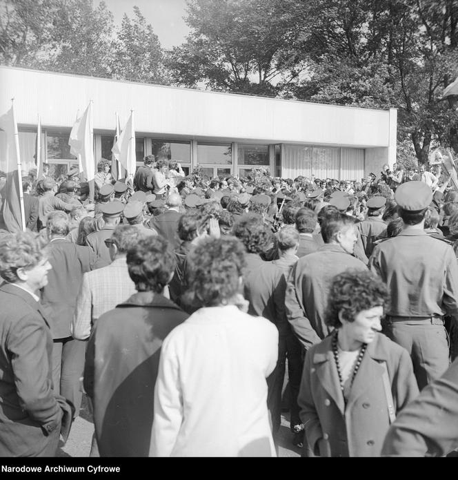 Powrót piłkarskiej reprezentacji Polski z Mistrzostw Świata w Republice Federalnej Niemiec - powitanie na lotnisku Okęcie, 1974 rok