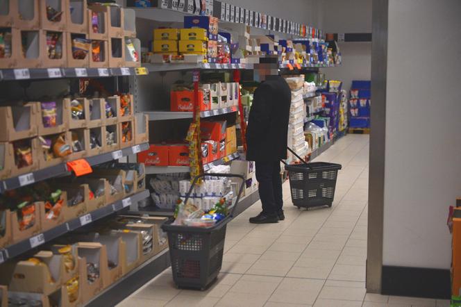 Niedziela palmowa to niedziela handlowa. Sklepy obładowane klientami