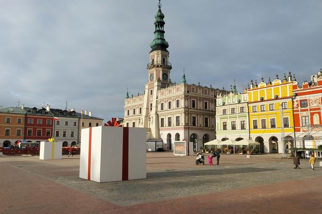 Dekoracje świąteczne na Rynku Wielkim w Zamościu