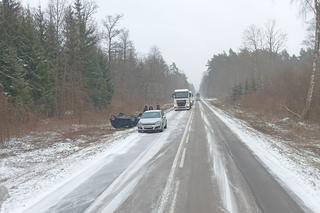 Śliskie drogi na Podlasiu po ataku zimy