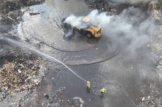 Zakończyło się dogaszanie pożaru na terenie sortowni śmieci w Bełżycach