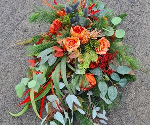 Chryzantemy wciąż drogie? Ekspert od kwiatów wyjaśnia, dlaczego ceny rosną i jak udekorować grób bez przepłacania