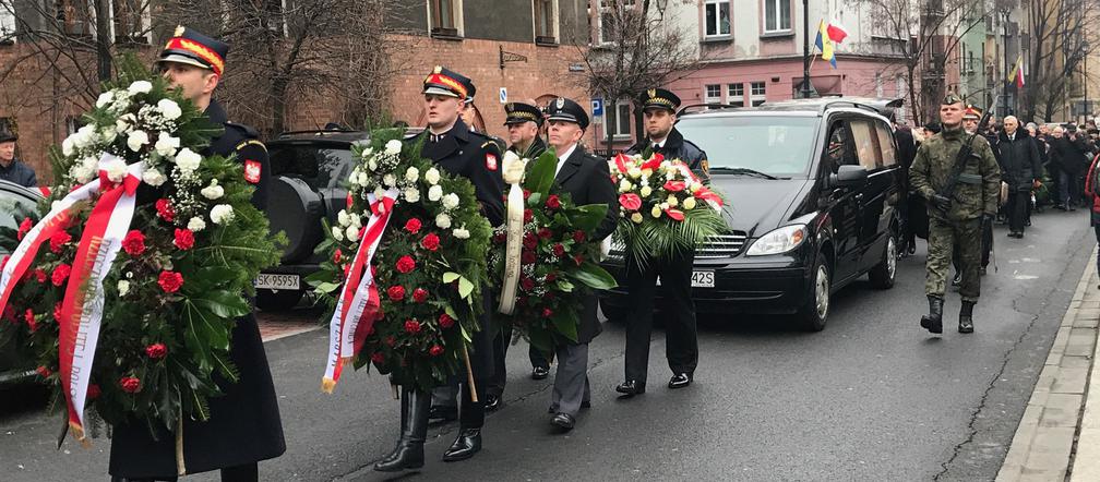 Kondukt pogrzebowy , Ślązacy żegnają Kazimierza Kutza. 