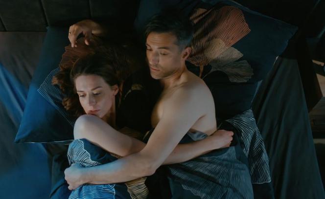BrzydUla 2, odcinek 159. Marek (Filip Bobek), Ula (Julia Kamińska)