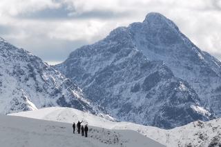 Zagrożenie lawinowe w Tatrach. Prawie pół metra śniegu na Kasprowym Wierchu 