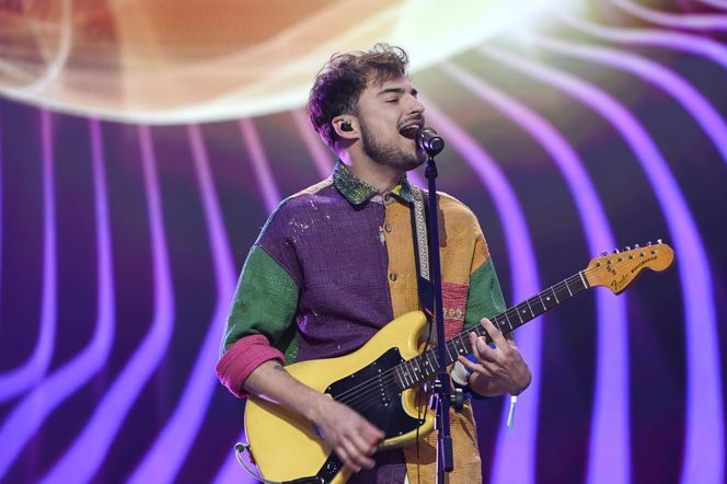Był kelnerem w Sopocie, teraz zachwycił na Polsat Hit Festiwal 2025 w tym samym mieście. Wiktor Dyduła święci triumfy