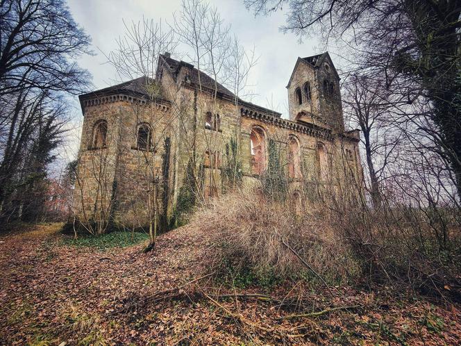 Zabójstwo pastora pod Bolesławcem. W opuszczonym kościele straszy już od prawie 80 lat 