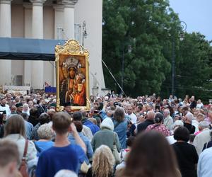 75 lat temu obraz Matki Boskiej w Lublinie zapłakał. Wierni uczcili rocznicę „Cudu lubelskiego” procesją różańcową