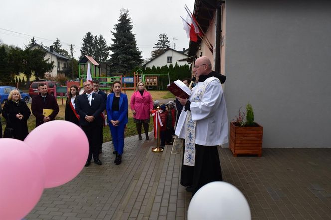 Zespół Szkolno-Przedszkolny w Hołubli oficjalnie wzbogacił się o nową i bardzo nowoczesną część budynku w środę 30 października 2024 roku.