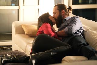 	M jak miłość odc. 1799. Ania (Alina Szczegielniak), gangster Robert (Kamil Drężek)