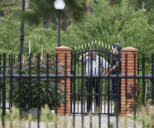 Zbrodnia pod Grójcem. Ksiądz przyznał się do zabójstwa. Policja przeszukała plebanię [ZDJĘCIA]. Kontener: Warszawa