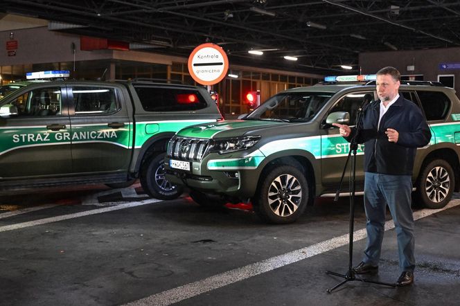 Terespol. Konferencja prasowa ministra Marcina Kierwińskiego.