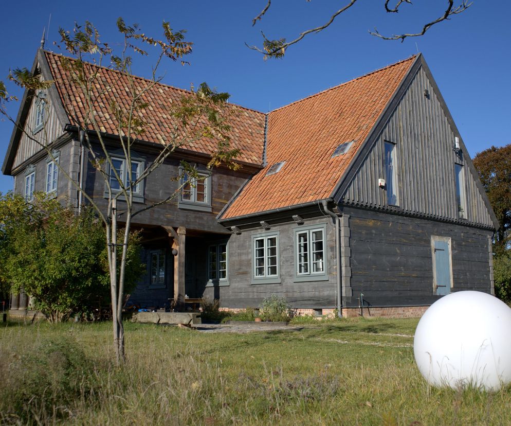 Dom podcieniowy w Mikoszewie na Żuławach, właściciele: Katarzyna i Michał Pielaszkiewiczowie