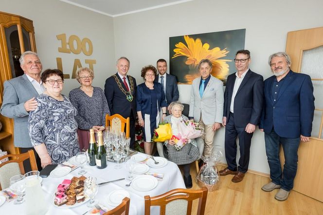 Wojenna tułaczka, miłość i życie w Parlinie. Pani Stasia skończyła 100 lat!