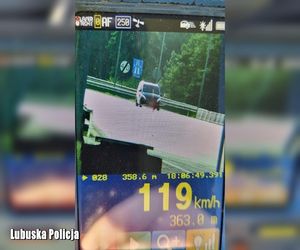  Grzał w rejonie punktu poboru opłat A2. Słono zapłacił!