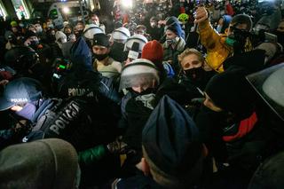 Barbara Nowacka w marszu kobiet w kolejnym dniu protestu