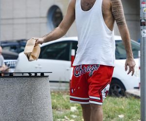 Radzimir Dębski umówił się ze znajomymi na burgera