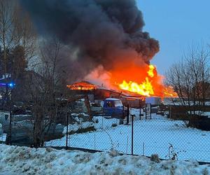 Potężny pożar w miejscowości Łuszczów Pierwszy