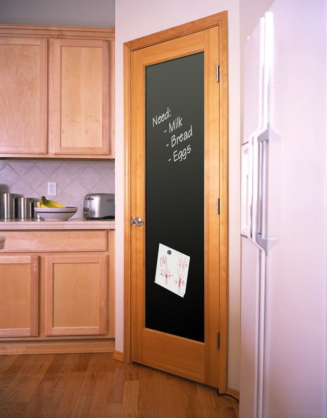Drzwi z tablicą