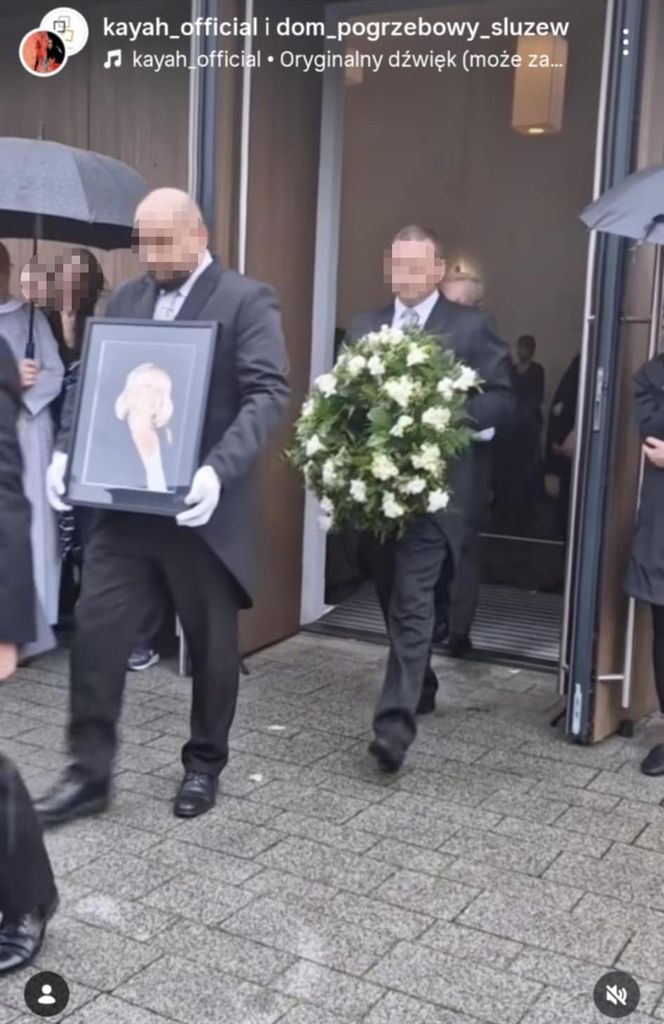 Kayah pożegnała mamę