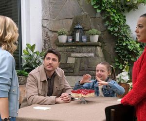 M jak miłość odc. 1881. Magda (Anna Mucha), Andrzej Budzyński (Krystian Wieczorek), Julia (Marta Chodorowska), Nadia (Mira Fareniuk), Dima (Michaił Pszeniczny)