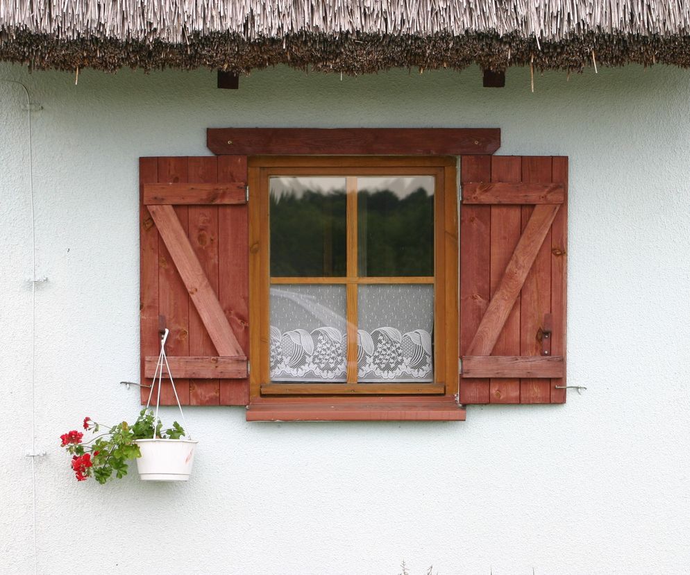 Obramienie , okiennica