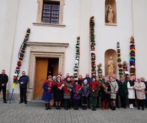 Rekordowe palmy i kiermasz świąteczny w Krynkach