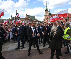 Uroczyste wejście Pary Prezydenckiej do Pałacu Prezydenckiego. Przemarsz ulicami Warszawy