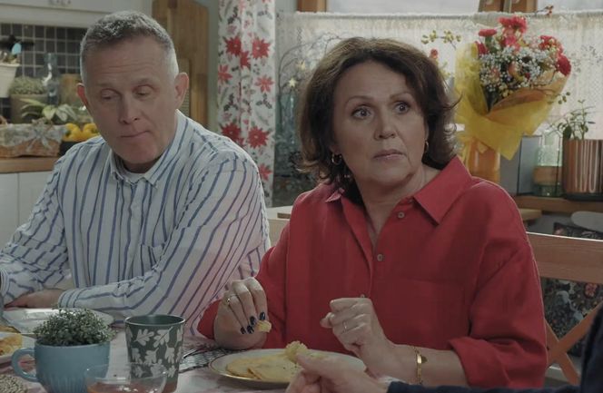 M jak miłość, odcinek 1886. Marysia (Małgorzata Pieńkowska), Artur Rogowski (Robert Moskwa)