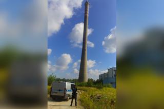 Tarnowskie Góry: Wspinali się na 130-metrowy komin. Zniszczyli kamerę i lampę