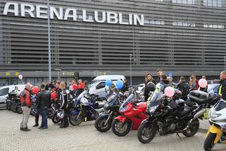Przed Areną Lublin symbolicznie pożegnano dwójkę tragicznie zmarłych motocyklistów