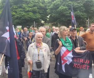 Protesty Ani Jednej Więcej! w całej Polsce. Kobiety wyszły na ulice po śmierci Doroty