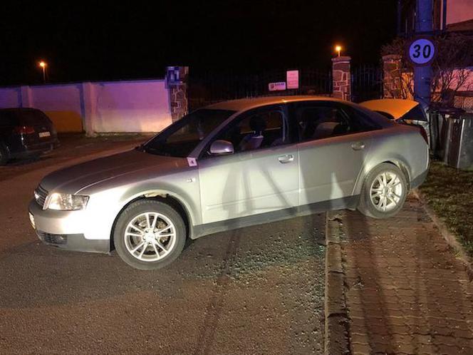 Ostróda. 19-letni kierowca próbował PRZEJECHAĆ POLICJANTA. Padły strzały [FOTO]